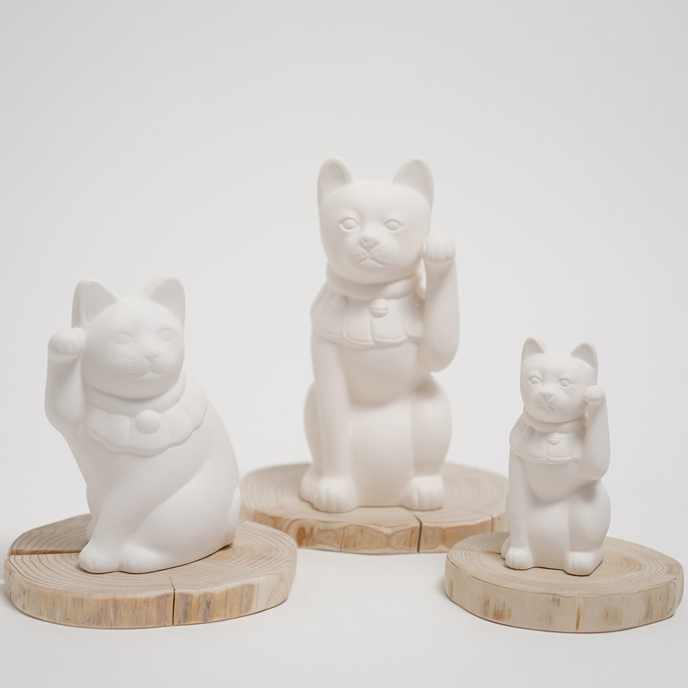 Fragrant Maneki Neko - Cypress Hiba-Japan-Best.net-Right Hand-Japan-Best.net
