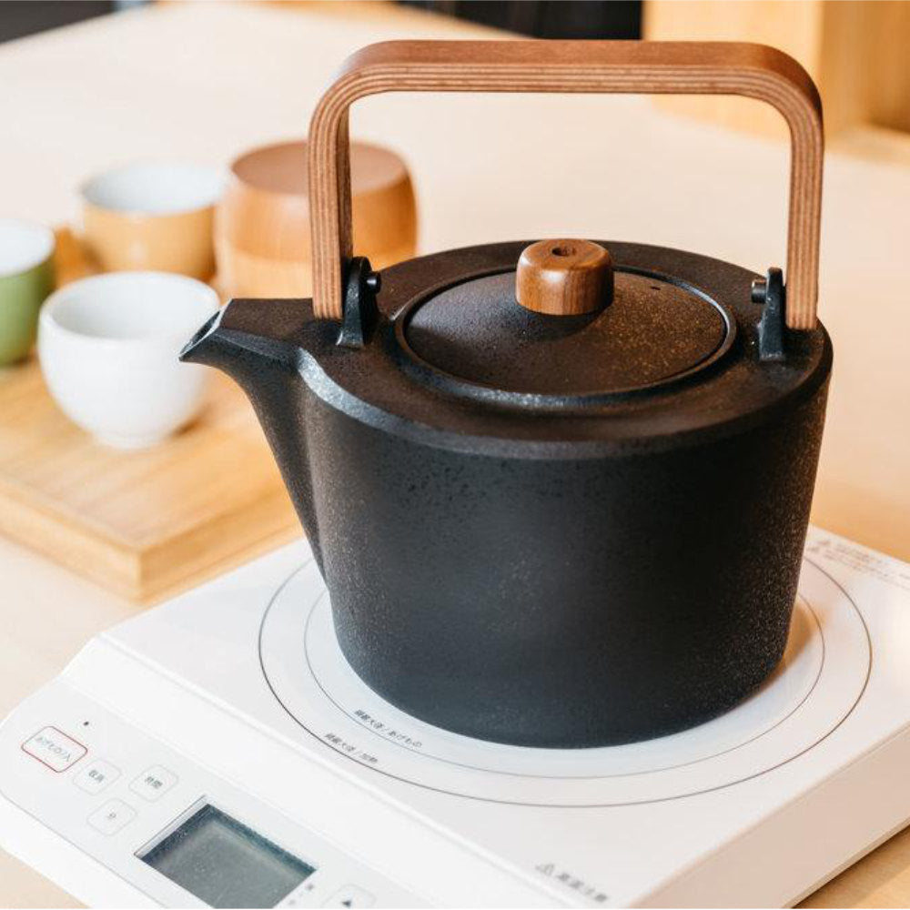 Cast Iron Tea Kettle with Wooden Handle : Pre-Order-Chushin Kobo Iron Kettles-1.4L Kettle - White Oak Handle-Japan-Best.net