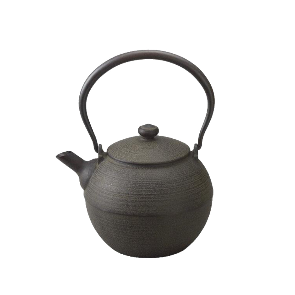 http://www.japan-best.net/cdn/shop/files/Pre-Order-Hikimi-Cast-Iron-Tea-Kettle-Chushin-Kobo-Iron-Kettles-1_0L-Tea-Kettle.jpg?v=1690299614